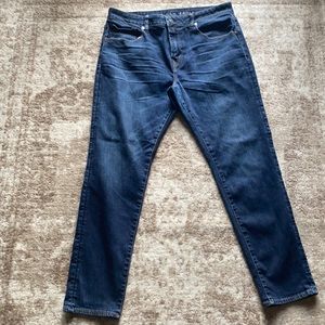 Men’s AE AIRFLEX Athletic fit jeans